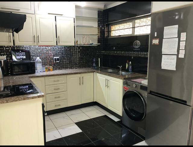 2.5 BEDROOM FLAT RENTED IN SYDENHAM